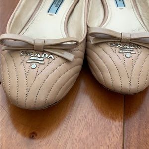 Prada shoes size 35, beige flats